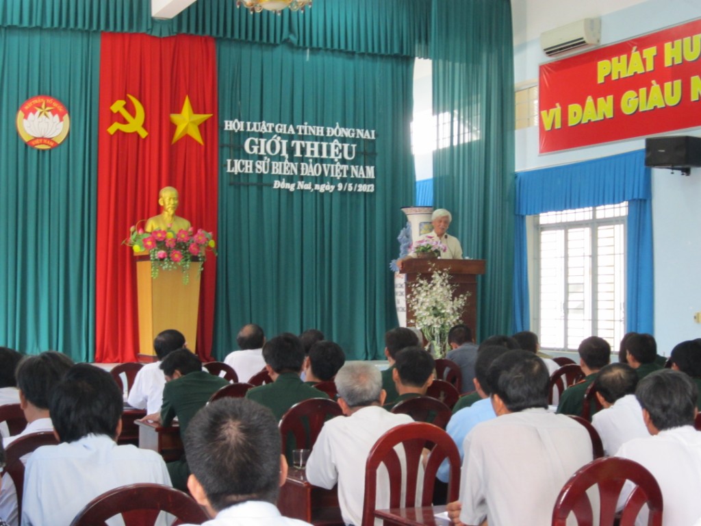 Hội nghị giới thiệu về lịch sử chủ quyền biển đảo Việt Nam [Desktop Resolution].jpg